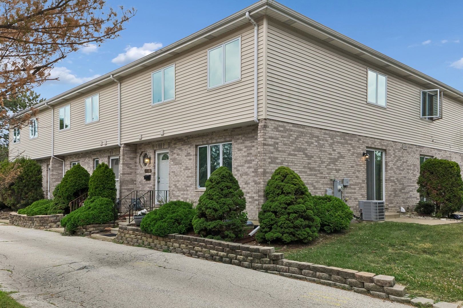 4241 Lindenwood Drive A