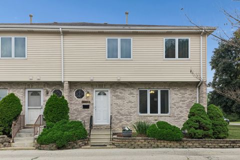 Photo of 4241 Lindenwood Drive #A, Matteson, IL 60443 (MLS # 12710818)