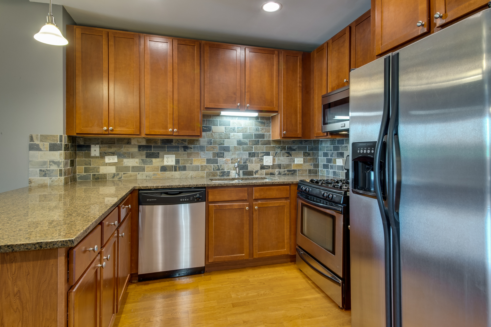 828 W GRACE Street 502