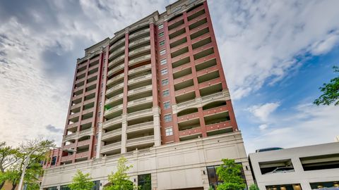 Photo of 828 W GRACE Street #502, Chicago, IL 60613 (MLS # 12628846)