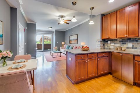 Tiny photo for 828 W GRACE Street #502, Chicago, IL 60613 (MLS # 12628846)