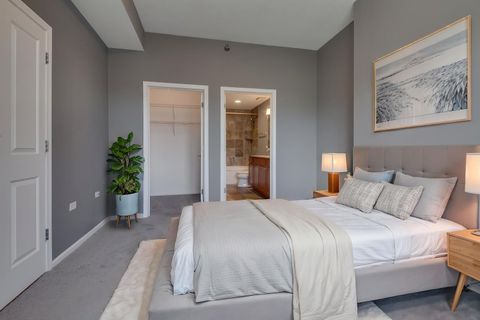Tiny photo for 828 W GRACE Street #502, Chicago, IL 60613 (MLS # 12628846)