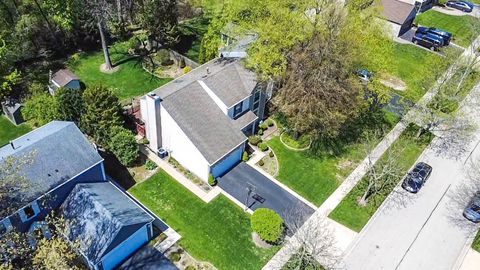 Tiny photo for 1320 Yellowstone Parkway, Algonquin, IL 60102 (MLS # 12635158)