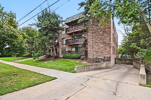 Tiny photo for 1815 Oakton Street #1A, Park Ridge, IL 60068 (MLS # 12767793)