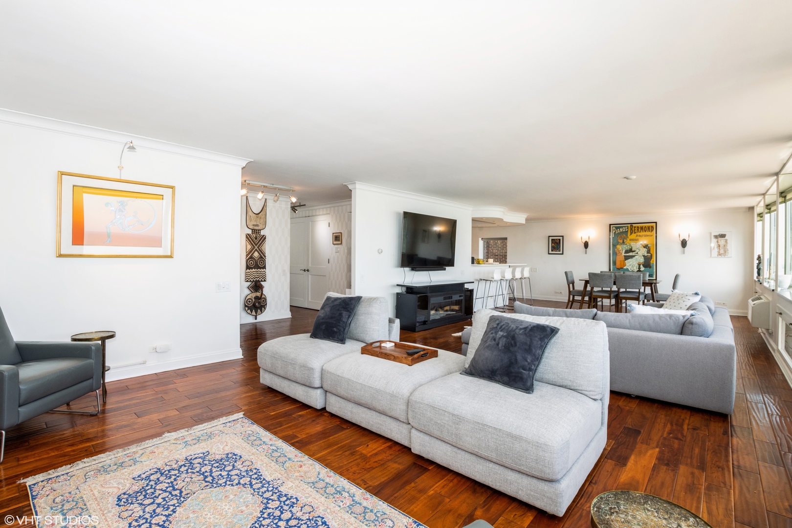 1110 N Lake Shore Drive 21N
