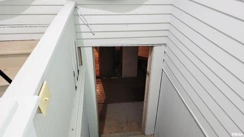 Tiny photo for 111 S Wilmington Avenue, Orient, IL 62874 (MLS # EB460248)