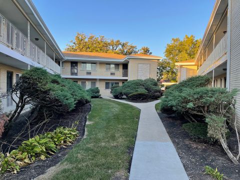 Tiny photo for 1039 N Northwest Highway #A5, Park Ridge, IL 60068 (MLS # 12493167)