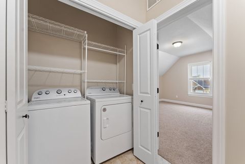 Tiny photo for 17 Blackstone Circle, Le Claire, IA 52753 (MLS # 12589899)