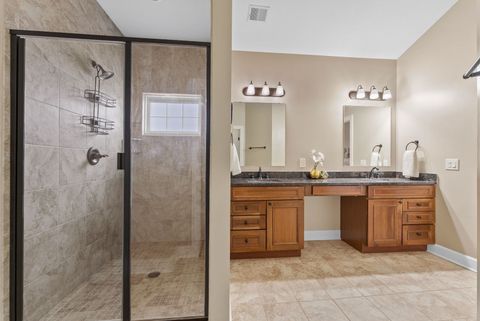 Tiny photo for 17 Blackstone Circle, Le Claire, IA 52753 (MLS # 12589899)