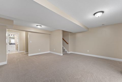 Tiny photo for 17 Blackstone Circle, Le Claire, IA 52753 (MLS # 12589899)