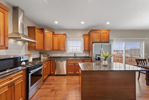 Tiny photo for 17 Blackstone Circle, Le Claire, IA 52753 (MLS # 12589899)