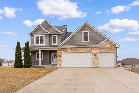 Photo of 17 Blackstone Circle, Le Claire, IA 52753 (MLS # 12589899)