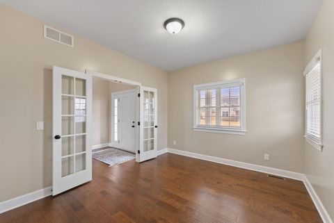 Tiny photo for 17 Blackstone Circle, Le Claire, IA 52753 (MLS # 12589899)