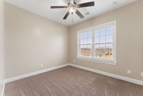 Tiny photo for 17 Blackstone Circle, Le Claire, IA 52753 (MLS # 12589899)
