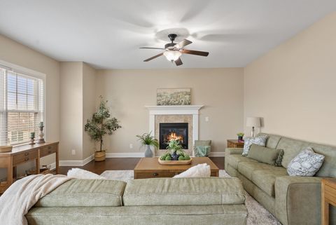 Tiny photo for 17 Blackstone Circle, Le Claire, IA 52753 (MLS # 12589899)