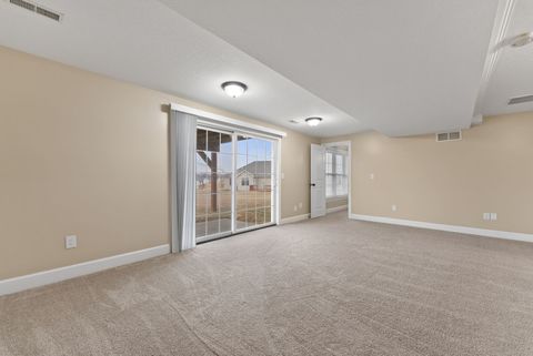 Tiny photo for 17 Blackstone Circle, Le Claire, IA 52753 (MLS # 12589899)