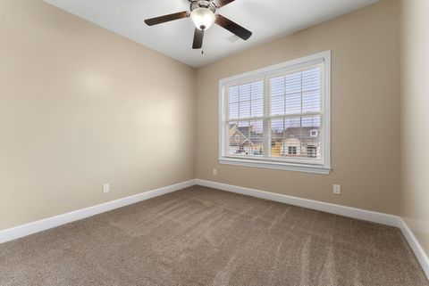 Tiny photo for 17 Blackstone Circle, Le Claire, IA 52753 (MLS # 12589899)
