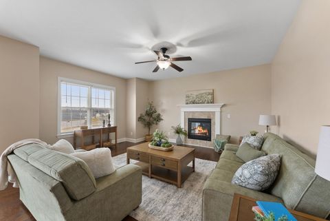 Tiny photo for 17 Blackstone Circle, Le Claire, IA 52753 (MLS # 12589899)