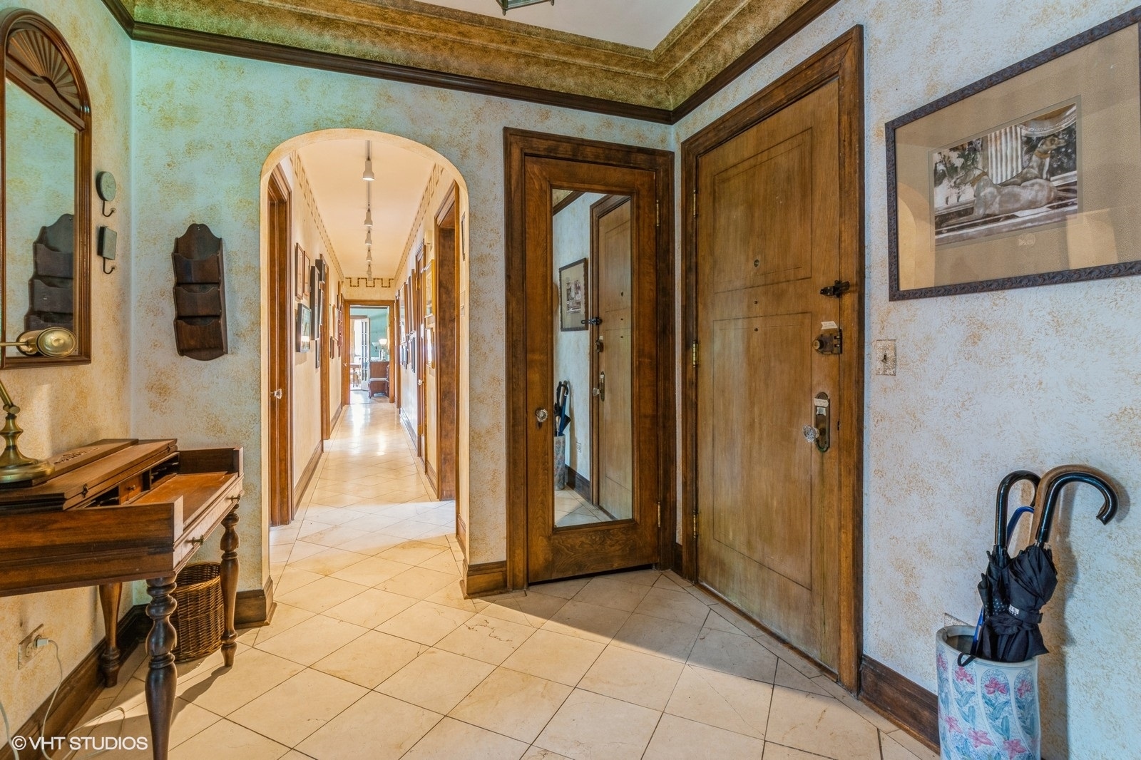 1343 W Greenleaf Avenue 3