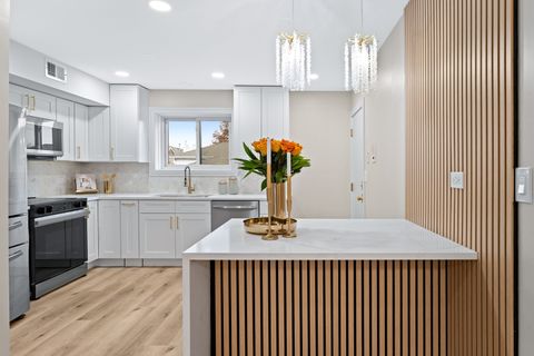 Tiny photo for 129 W Brandon Court #23, Palatine, IL 60067 (MLS # 12532437)