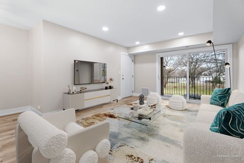 Tiny photo for 129 W Brandon Court #23, Palatine, IL 60067 (MLS # 12532437)