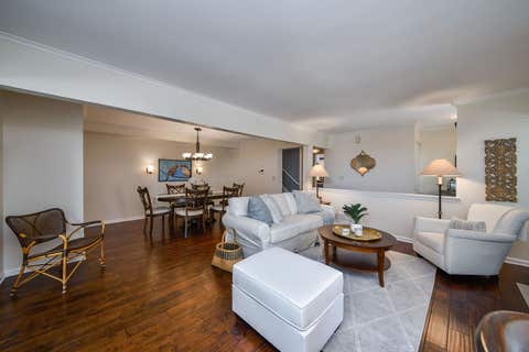 Tiny photo for 64 Whittington Course, St. Charles, IL 60174 (MLS # 12706220)