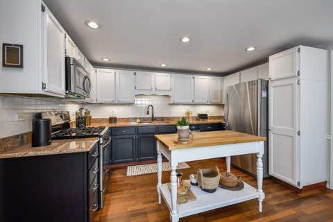 Tiny photo for 64 Whittington Course, St. Charles, IL 60174 (MLS # 12706220)