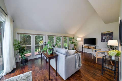 Tiny photo for 64 Whittington Course, St. Charles, IL 60174 (MLS # 12706220)