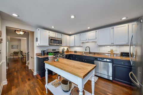 Tiny photo for 64 Whittington Course, St. Charles, IL 60174 (MLS # 12706220)