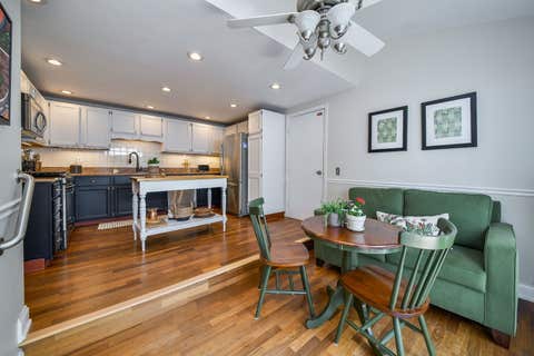 Tiny photo for 64 Whittington Course, St. Charles, IL 60174 (MLS # 12706220)