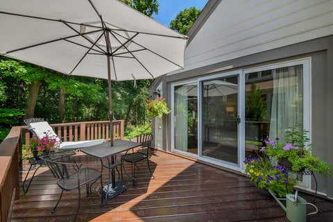 Tiny photo for 64 Whittington Course, St. Charles, IL 60174 (MLS # 12706220)