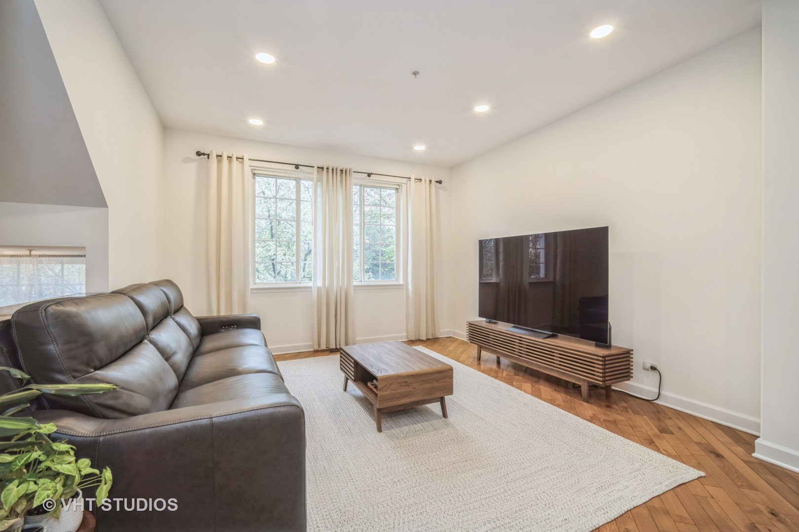 52 Cantal Court
