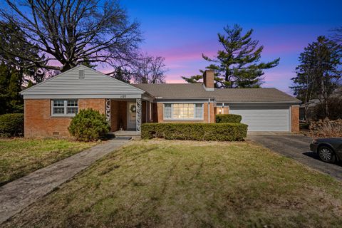 Photo of 1120 W Charles Street, Champaign, IL 61821 (MLS # 12587766)