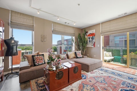 Tiny photo for 1222 Chicago Avenue #703, Evanston, IL 60202 (MLS # 12686447)