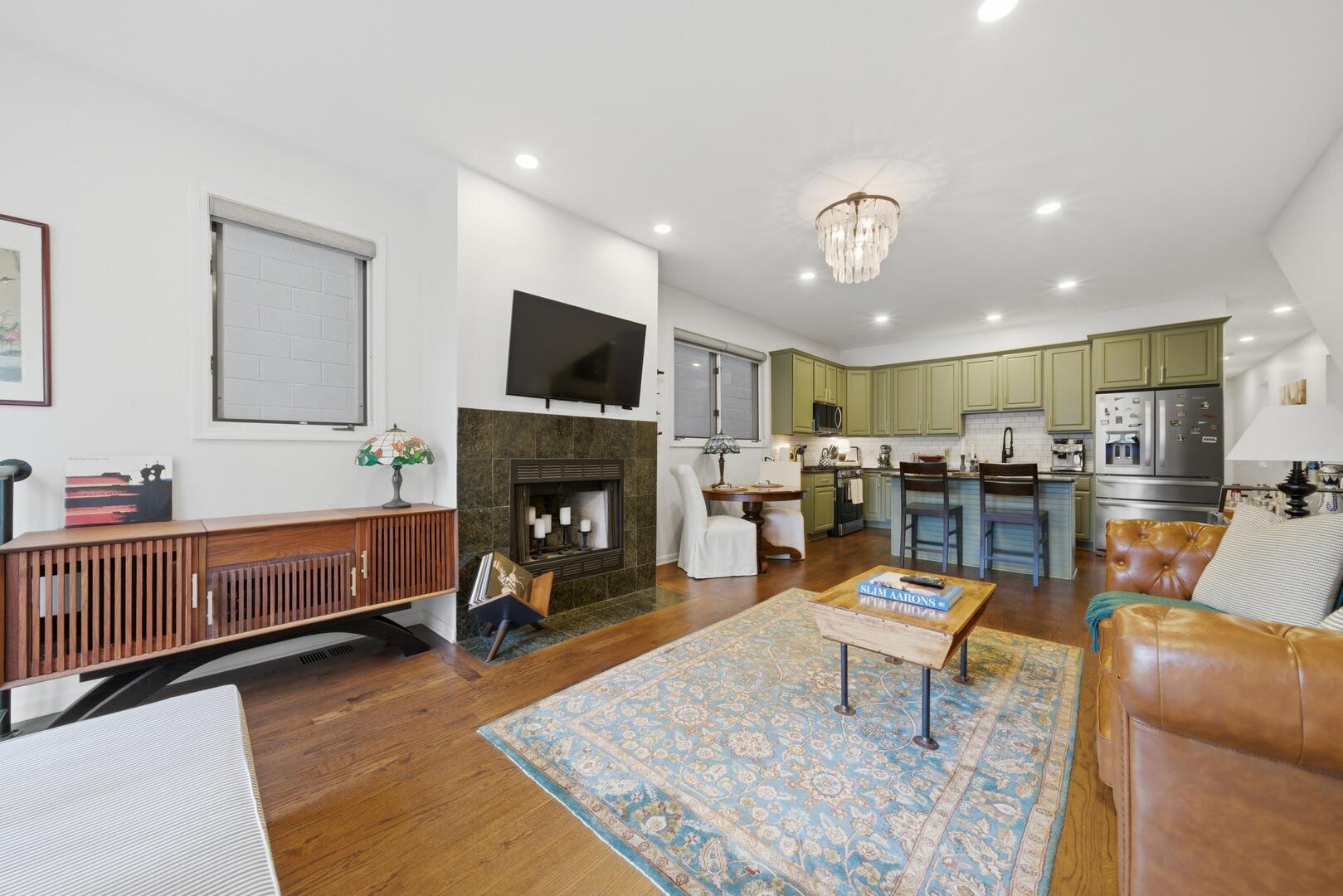 2416 W Thomas Street 1