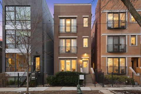 Photo of 2416 W Thomas Street #1, Chicago, IL 60622 (MLS # 12615467)