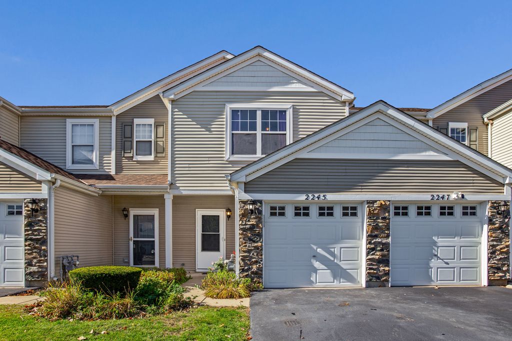 Photo for 2245 Flagstone Lane, Carpentersville, IL 60110 (MLS # 12506287)