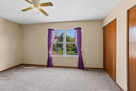 Tiny photo for 2245 Flagstone Lane, Carpentersville, IL 60110 (MLS # 12506287)