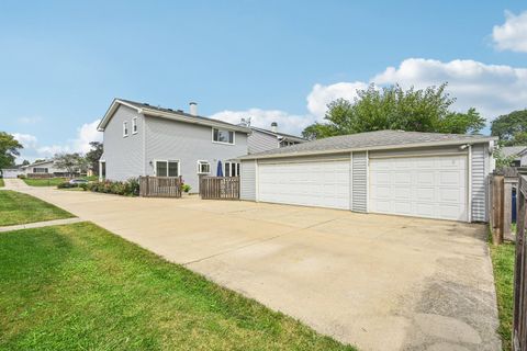 Tiny photo for 1143 S Edgewood Avenue, Lombard, IL 60148 (MLS # 12469444)