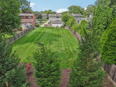 Tiny photo for 1143 S Edgewood Avenue, Lombard, IL 60148 (MLS # 12469444)