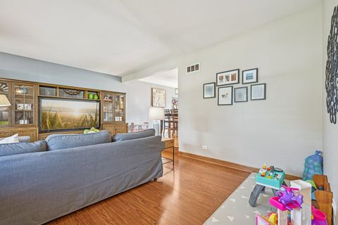 Tiny photo for 1143 S Edgewood Avenue, Lombard, IL 60148 (MLS # 12469444)