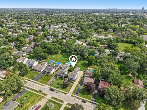 Tiny photo for 1143 S Edgewood Avenue, Lombard, IL 60148 (MLS # 12469444)