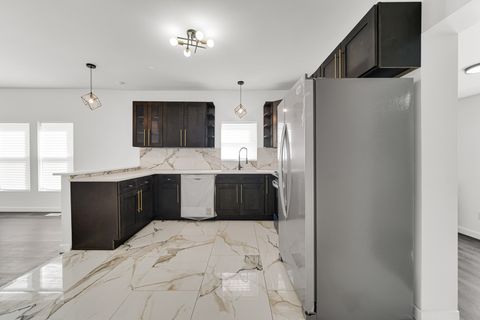 Tiny photo for 1005 W 123rd Street, Calumet Park, IL 60827 (MLS # 12596506)