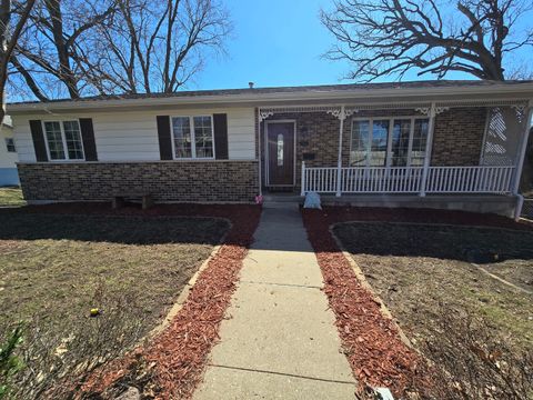 Tiny photo for 812 10th Avenue, Fulton, IL 61252 (MLS # 12603937)
