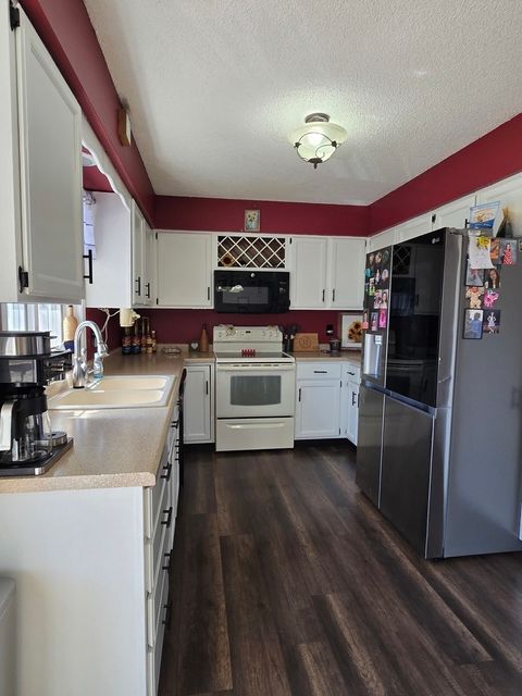 Tiny photo for 812 10th Avenue, Fulton, IL 61252 (MLS # 12603937)