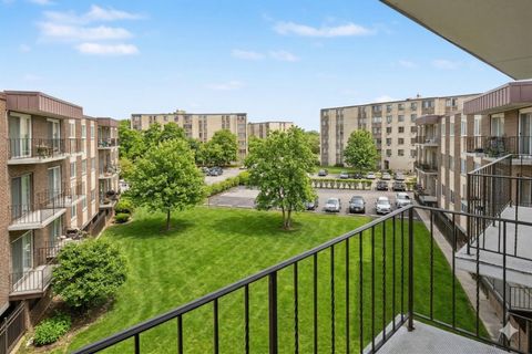 Tiny photo for 9820 S Pulaski Road #307, Oak Lawn, IL 60453 (MLS # 12588465)