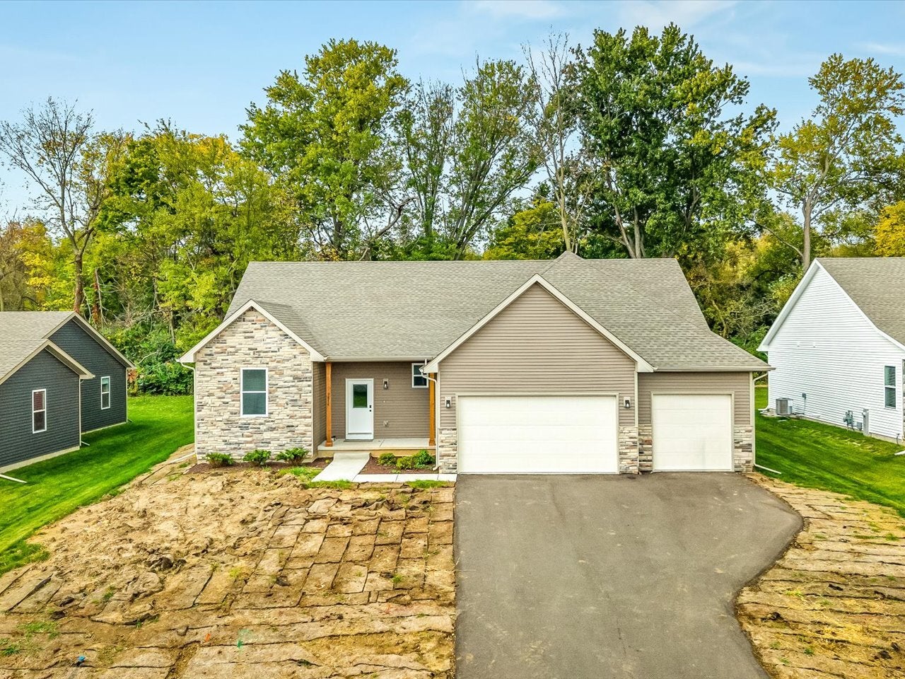 9874 Hawks Pointe Trail