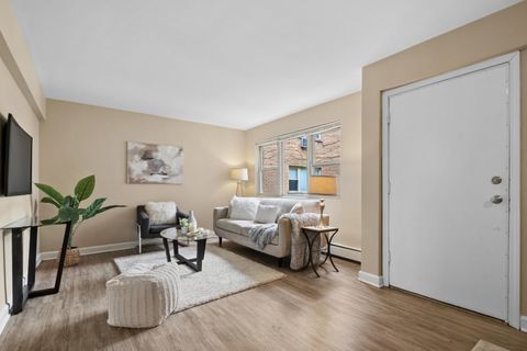 Tiny photo for 1711 W Estes Avenue #1S, Chicago, IL 60626 (MLS # 12659470)