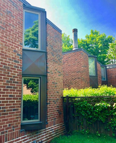 2014 N LARRABEE Street 2014 Chicago IL 60614