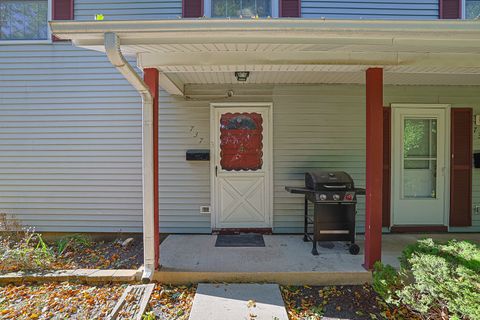 Tiny photo for 737 Wellington Avenue, Elk Grove Village, IL 60007 (MLS # 12507731)